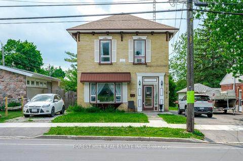 847 Hilliard St, House detached with 3 bedrooms, 2 bathrooms and 3 parking in Peterborough ON | Card Image