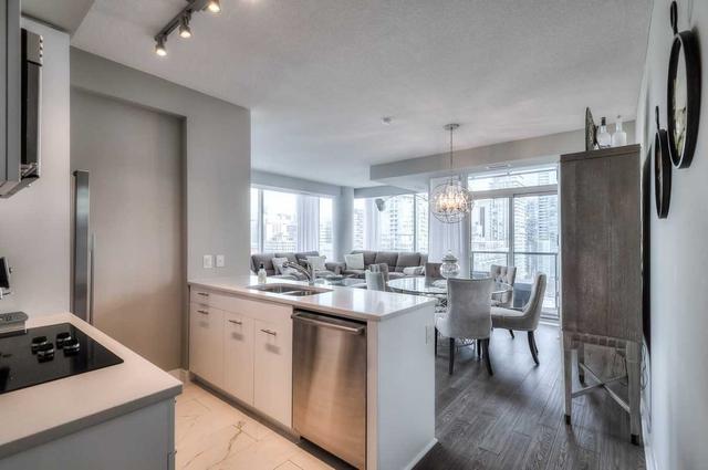 1904 - 295 Adelaide St W, Condo with 2 bedrooms, 2 bathrooms and 1 parking in Toronto ON | Image 12