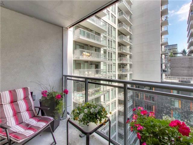 1003 - 525 Adelaide St W, Condo with 2 bedrooms, 2 bathrooms and 1 parking in Toronto ON | Image 17