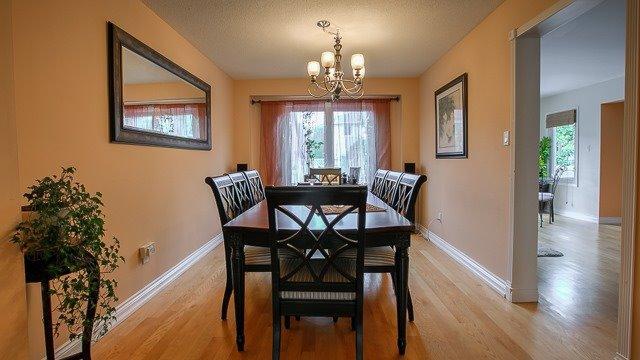 46 Mowatt Crt, House detached with 4 bedrooms, 4 bathrooms and 4 parking in Markham ON | Image 3