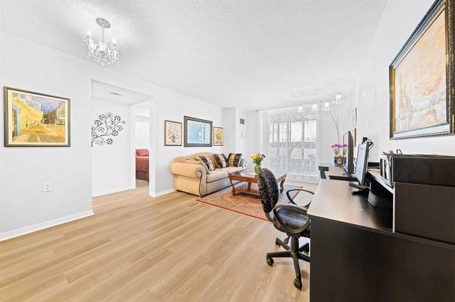 225 - 650 Lawrence Ave W, Condo with 1 bedrooms, 1 bathrooms and 1 parking in Toronto ON | Image 2
