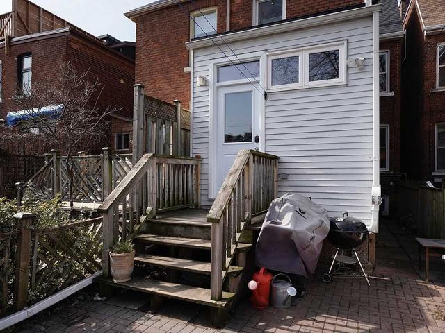 697 Shaw St, House semidetached with 3 bedrooms, 2 bathrooms and 2 parking in Toronto ON | Image 24