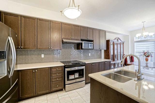 209 Kincardine St, House detached with 4 bedrooms, 4 bathrooms and 3 parking in Vaughan ON | Image 5