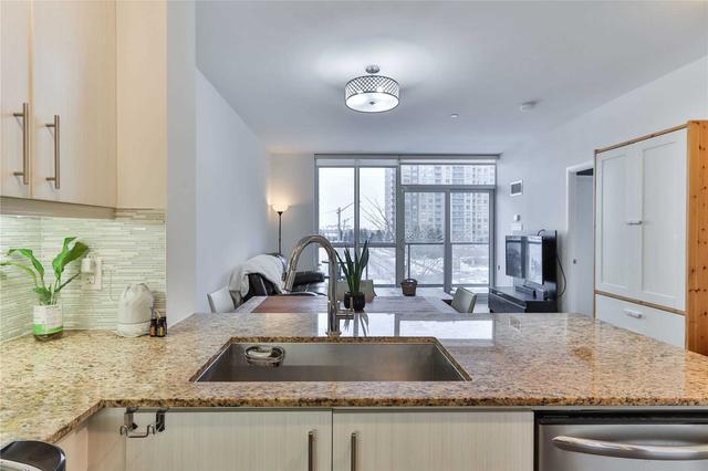 206 - 55 Oneida Cres, Condo with 2 bedrooms, 2 bathrooms and 1 parking in Richmond Hill ON | Image 7