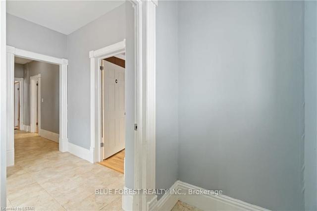 278 Emma St, House detached with 6 bedrooms, 2 bathrooms and 6 parking in Sarnia ON | Image 36