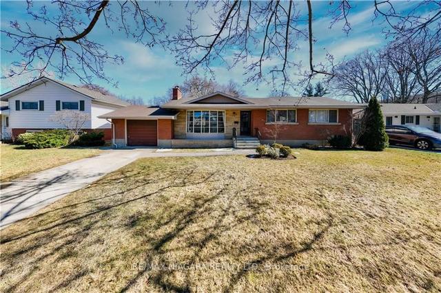 9 Valerie Dr, House detached with 3 bedrooms, 2 bathrooms and 3 parking in St. Catharines ON | Image 12