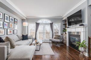37 Leaves Terr, House attached with 2 bedrooms, 2 bathrooms and 2 parking in Toronto ON | Image 4