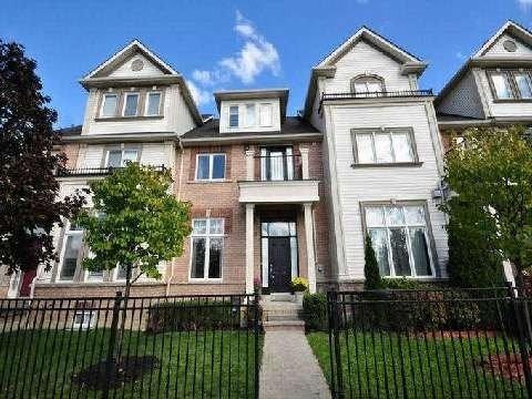 5801 Tenth Line W, House attached with 3 bedrooms, 4 bathrooms and 2 parking in Mississauga ON | Image 1