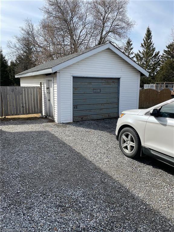 1951 Main St, House detached with 3 bedrooms, 1 bathrooms and 5 parking in Greater Sudbury ON | Image 29