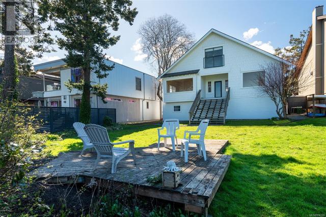 10393 Allbay Rd, House detached with 4 bedrooms, 2 bathrooms and 2 parking in Sidney BC | Image 47