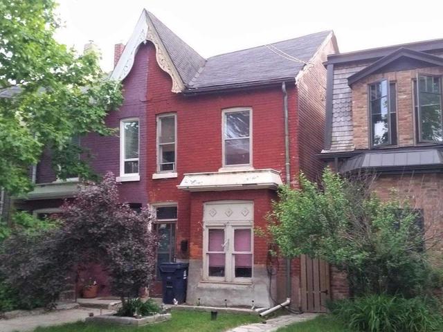 538 Quebec Ave, House semidetached with 3 bedrooms, 1 bathrooms and 1 parking in Toronto ON | Image 1