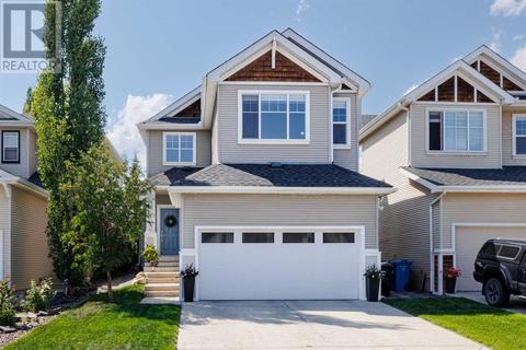 69 Cougartown Circle Sw, House detached with 3 bedrooms, 2 bathrooms and 4 parking in Calgary AB | Card Image