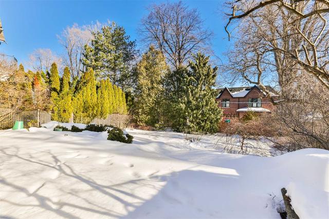 427 Lytton Blvd, House detached with 4 bedrooms, 4 bathrooms and 3 parking in Toronto ON | Image 19