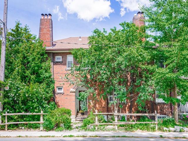 111 Alberta Ave, House detached with 8 bedrooms, 4 bathrooms and 5 parking in Toronto ON | Image 1