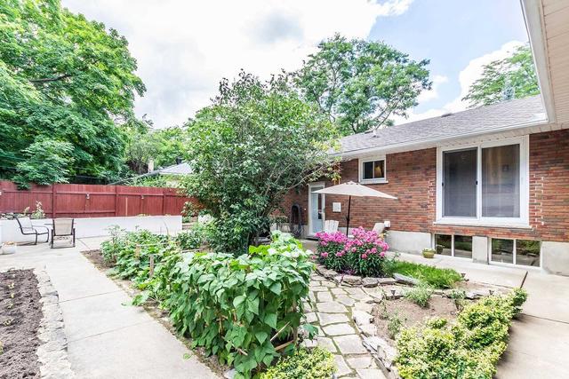 14 Fairview Blvd, House detached with 3 bedrooms, 2 bathrooms and 3 parking in Guelph ON | Image 8