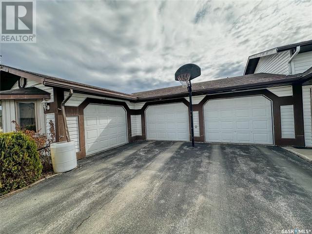 114 Cedar Crescent, House detached with 6 bedrooms, 3 bathrooms and null parking in Churchbridge SK | Image 4