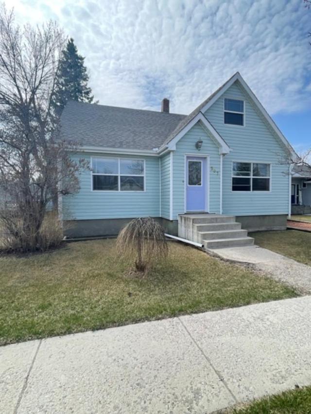 307 5 Avenue W, House detached with 3 bedrooms, 2 bathrooms and 4 parking in Hanna AB | Image 2