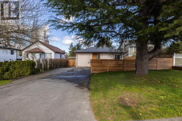 36 Hampton Rd, House detached with 4 bedrooms, 4 bathrooms and 3 parking in Saanich BC | Image 33