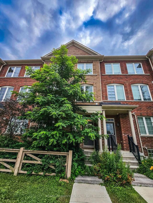 10598 Bathurst St N, House attached with 3 bedrooms, 3 bathrooms and 2 parking in Vaughan ON | Image 1