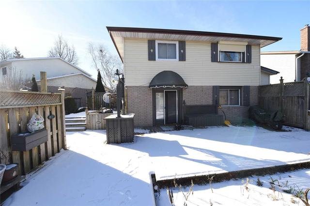 1187 Trillium Crt, House detached with 4 bedrooms, 2 bathrooms and 6 parking in Oshawa ON | Image 10