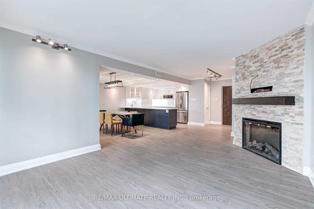 2416 - 55 Harbour Sq, Condo with 1 bedrooms, 2 bathrooms and 1 parking in Toronto ON | Image 20