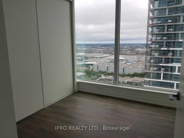 4002 - 898 Portage Pkwy, Condo with 3 bedrooms, 2 bathrooms and 1 parking in Vaughan ON | Image 5