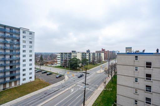 702 - 293 Mohawk Rd E, Condo with 2 bedrooms, 1 bathrooms and 1 parking in Hamilton ON | Image 20