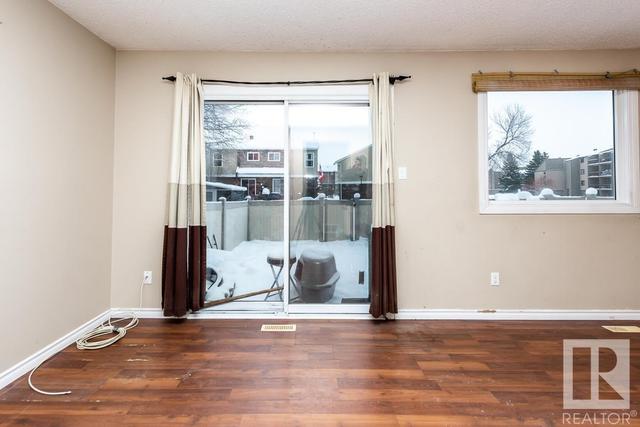1133 Hooke Rd Nw, House attached with 3 bedrooms, 1 bathrooms and null parking in Edmonton AB | Image 19