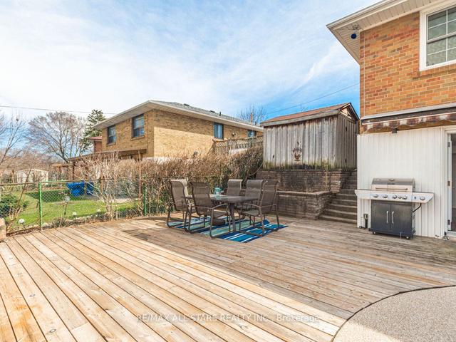 33 Millmere Dr, House detached with 3 bedrooms, 2 bathrooms and 3 parking in Toronto ON | Image 29