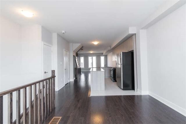 1208 Beachcomber Rd, Townhouse with 3 bedrooms, 4 bathrooms and 1 parking in Mississauga ON | Image 5