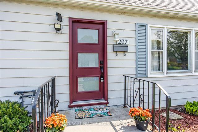 207 Marquette Ave, House detached with 2 bedrooms, 1 bathrooms and 3 parking in Oshawa ON | Image 9