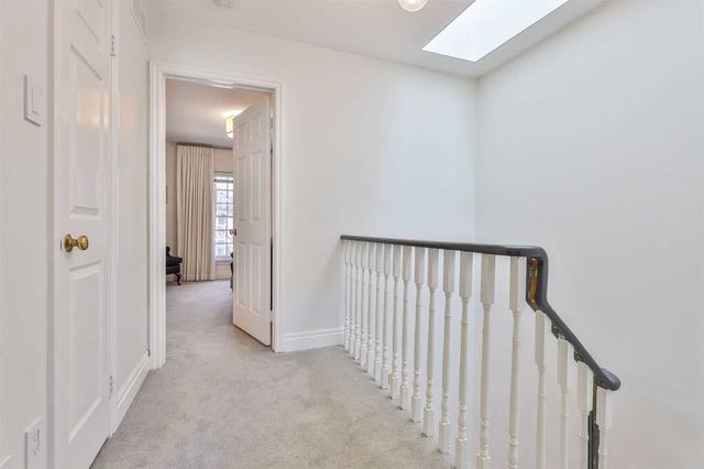 th7 - 240 Broadway Ave, Townhouse with 2 bedrooms, 4 bathrooms and 1 parking in Toronto ON | Image 4