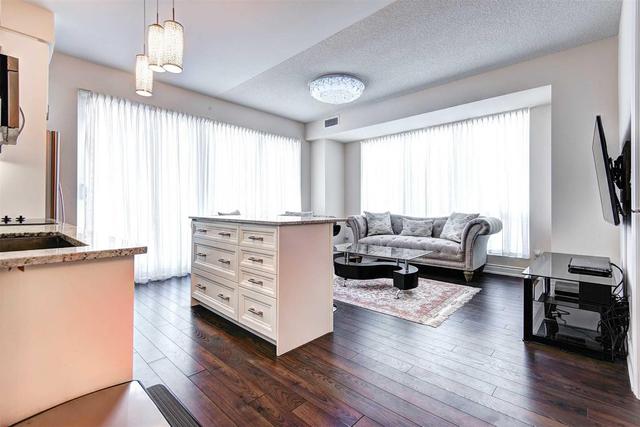 1002 - 9088 Yonge St, Condo with 2 bedrooms, 2 bathrooms and 1 parking in Richmond Hill ON | Image 5