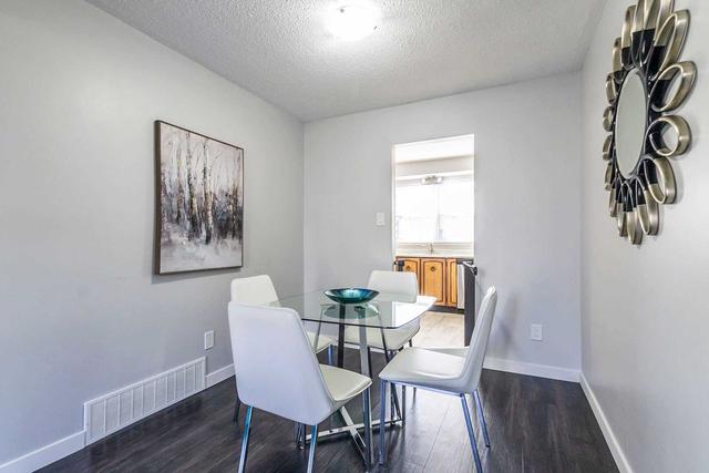 8 - 2254 Upper Middle Rd, Townhouse with 3 bedrooms, 2 bathrooms and 2 parking in Burlington ON | Image 2