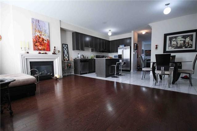 10367 Woodbine Bypass Ave, House attached with 3 bedrooms, 3 bathrooms and 3 parking in Markham ON | Image 3