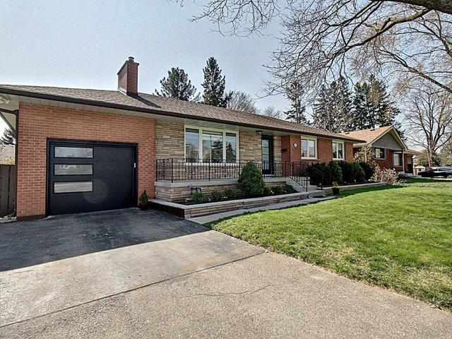 2200 Clarendon Park Dr, House detached with 3 bedrooms, 2 bathrooms and 5 parking in Burlington ON | Image 12