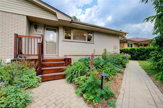 1029 Eagle Drive, House detached with 3 bedrooms, 1 bathrooms and 5 parking in London ON | Image 4