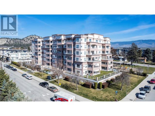 501 - 1895 Ambrosi Road, Condo with 2 bedrooms, 2 bathrooms and null parking in Kelowna BC | Image 2