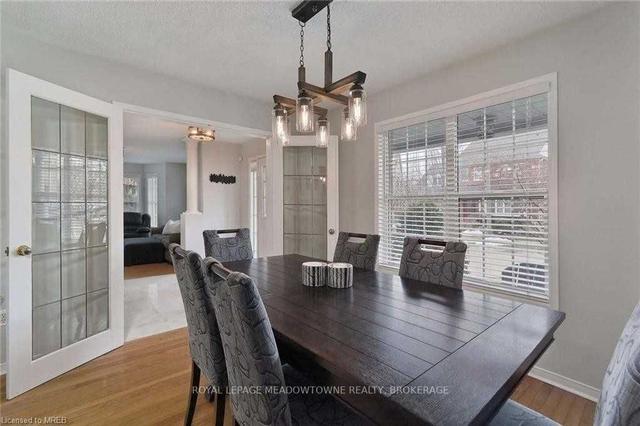 1723 Crately Crt, House detached with 4 bedrooms, 4 bathrooms and 6 parking in Mississauga ON | Image 2
