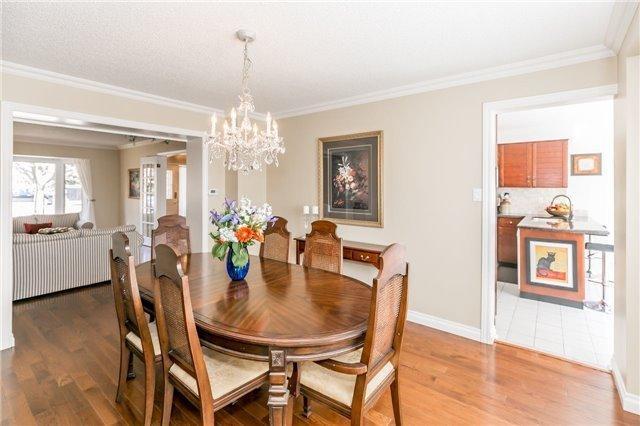 124 Mccauley Crt, House detached with 4 bedrooms, 3 bathrooms and 4 parking in Newmarket ON | Image 4