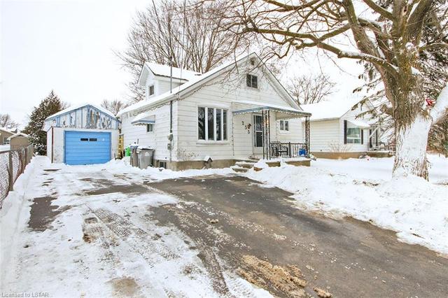 255 Jones Street W, House detached with 3 bedrooms, 1 bathrooms and 4 parking in St. Marys ON | Image 1