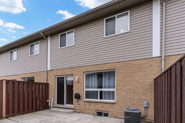 36 - 104 Frances Ave, Townhouse with 3 bedrooms, 3 bathrooms and 2 parking in Hamilton ON | Image 32