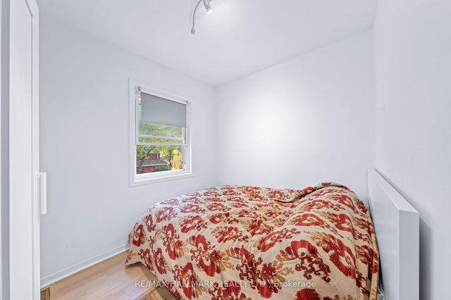 180 Lippincott St, House semidetached with 4 bedrooms, 3 bathrooms and 0 parking in Toronto ON | Image 18