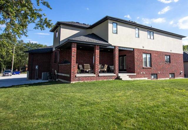 5911 Malden Rd, Home with 1 bedrooms, 3 bathrooms and 10 parking in Tecumseh ON | Image 29
