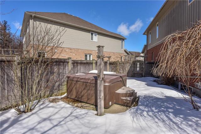 637 Woodlawn Place, House detached with 3 bedrooms, 2 bathrooms and 4 parking in Waterloo ON | Image 43