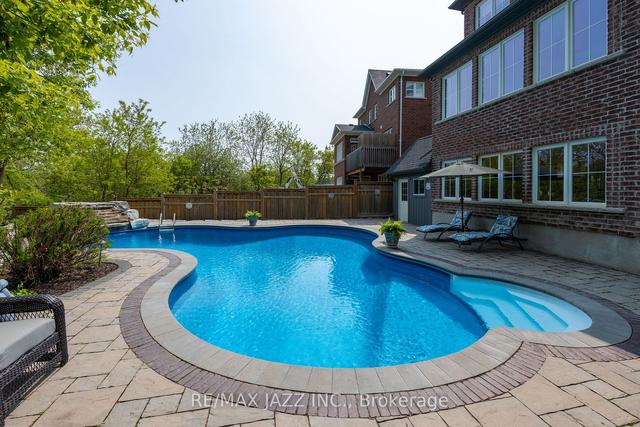 72 Burning Springs Pl, House detached with 4 bedrooms, 5 bathrooms and 4 parking in Whitby ON | Image 30