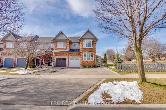 1332 Blanshard Dr, House attached with 3 bedrooms, 3 bathrooms and 3 parking in Burlington ON | Image 1