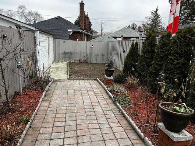 68 Bicknell Ave, House detached with 2 bedrooms, 2 bathrooms and 2 parking in Toronto ON | Image 5