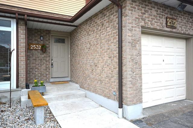2532 Hemus Sq, House semidetached with 3 bedrooms, 3 bathrooms and 5 parking in Mississauga ON | Image 12