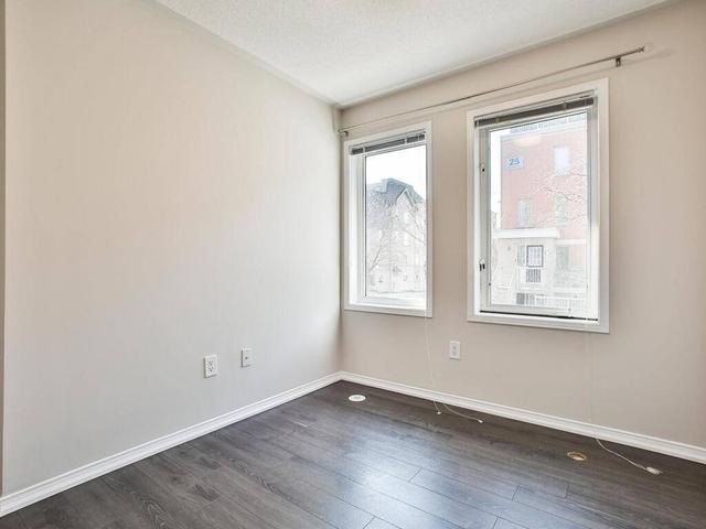 2 - 10 Turntable Cres, Townhouse with 3 bedrooms, 2 bathrooms and 1 parking in Toronto ON | Image 14
